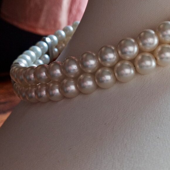 Beautiful & Elegant Double-strand Faux Pearl Necklace w/Rhinestone Spacers NWOT - Picture 3 of 11